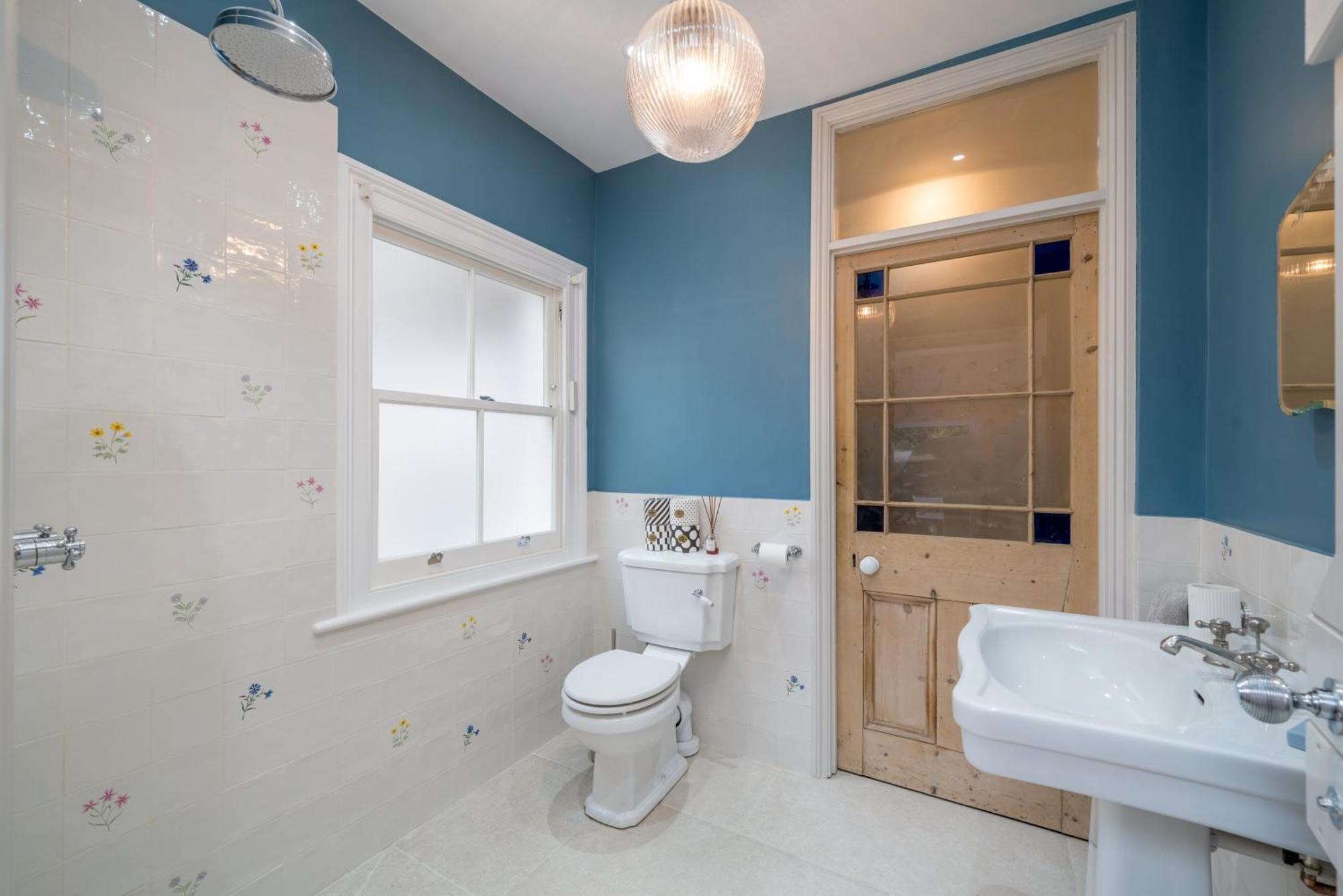 Joivy Stylish 2-bed House With Private Garden In Hackney