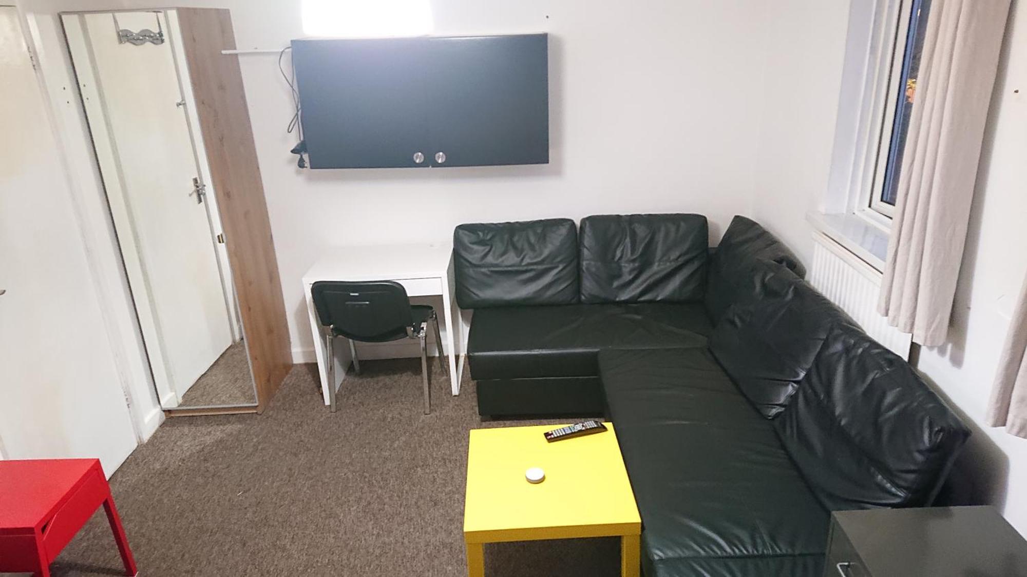 Privatunterkunft 3- In *