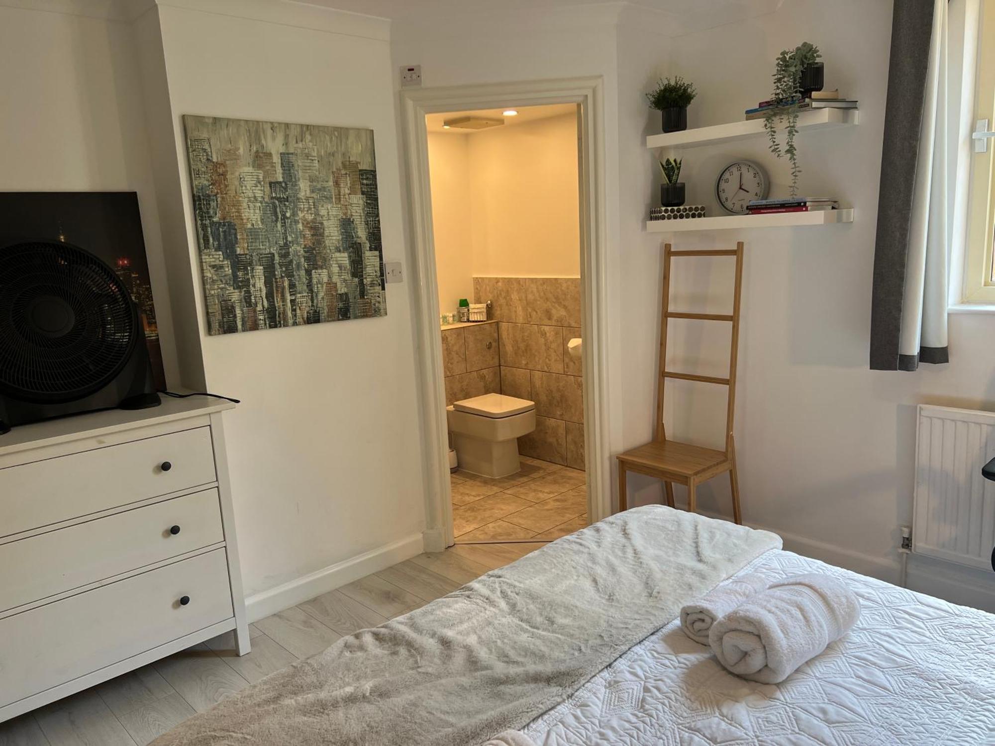 Apartment Tower Bridge King Bed En-suite With Parking & Balcony *