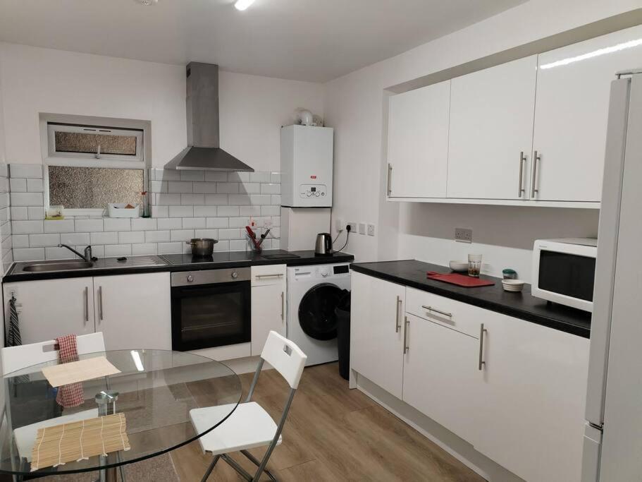 Holiday home Cosy Near E1