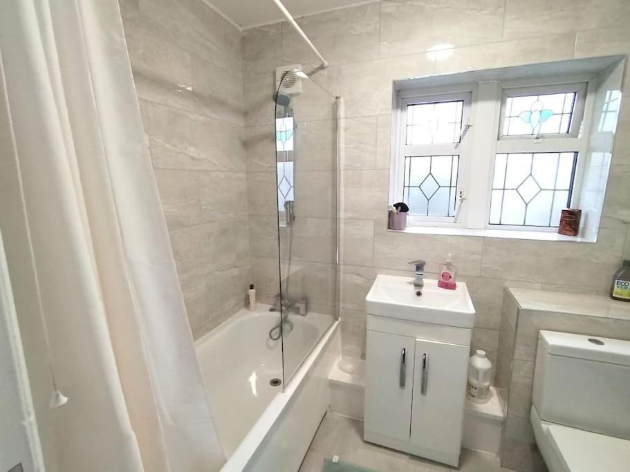Holiday home Cosy Near E1 *
