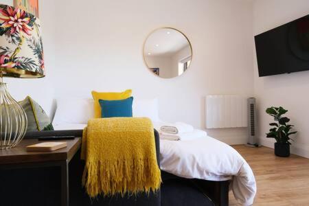 Apartamento Modern One Bedroom In Ealing Common *