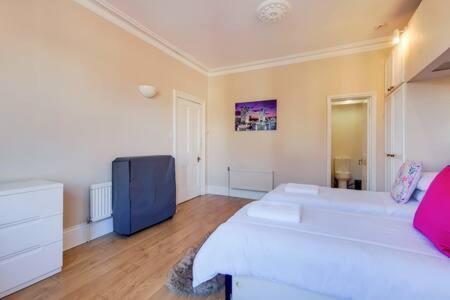 Spacious Ealing Broadway Apartamento *