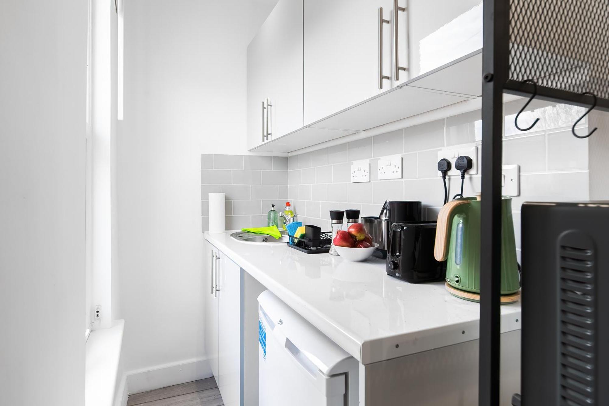 Modern Studio By Livestay Short Lets & Serviced *