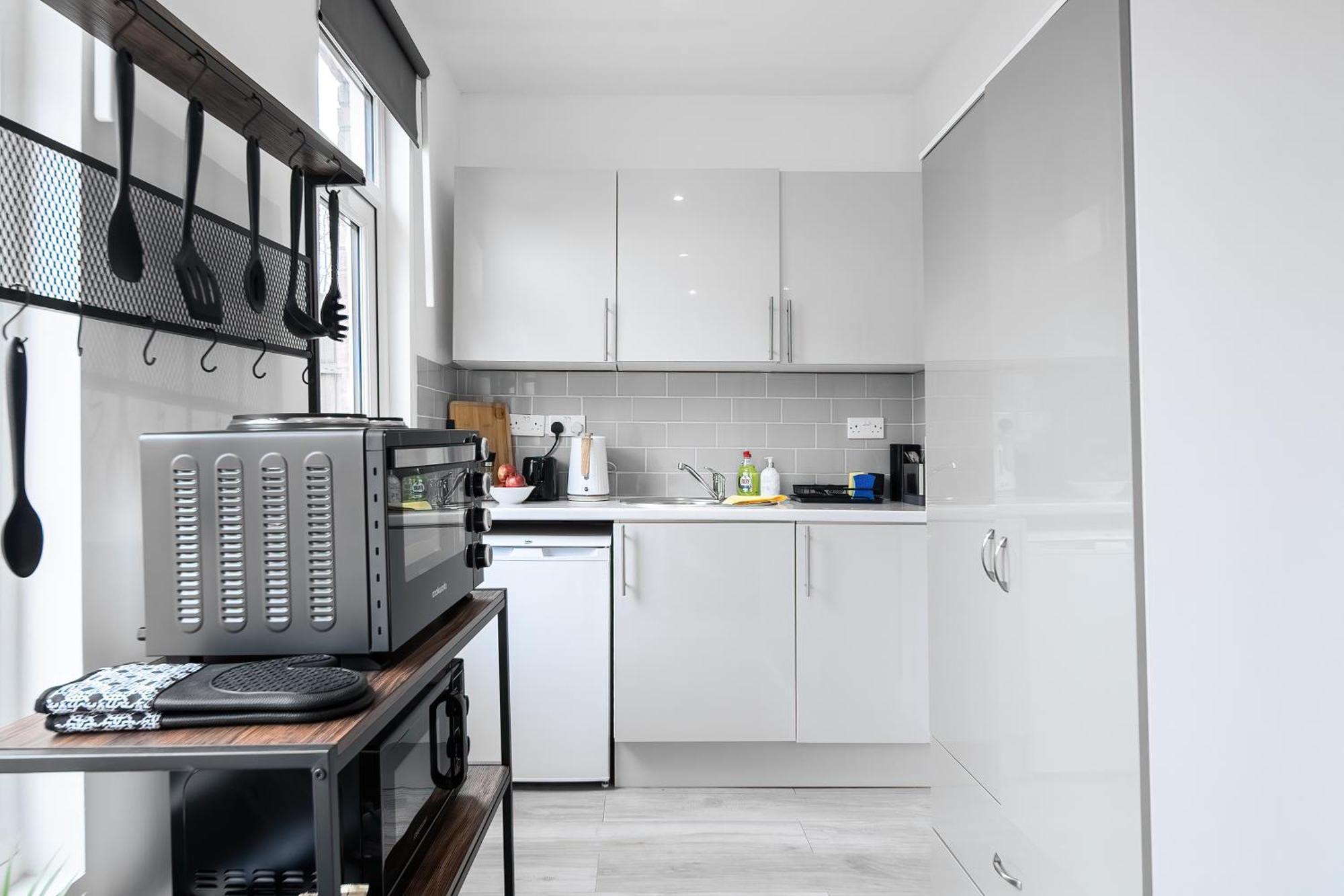 Modern Studio By Livestay Short Lets & Serviced *