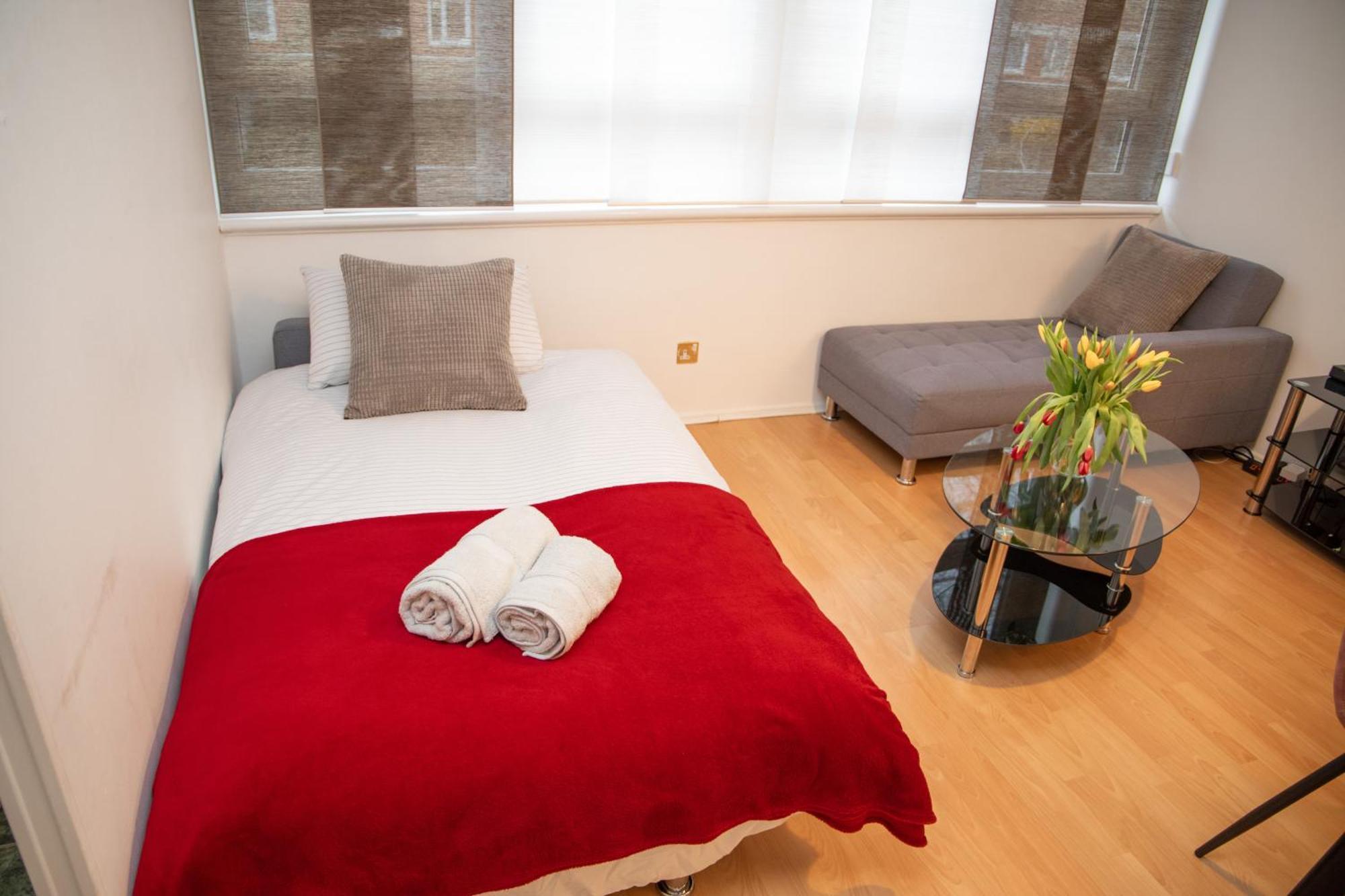 Apartamento Bright And Spacious One Bedroom Apparment, Free Parking *