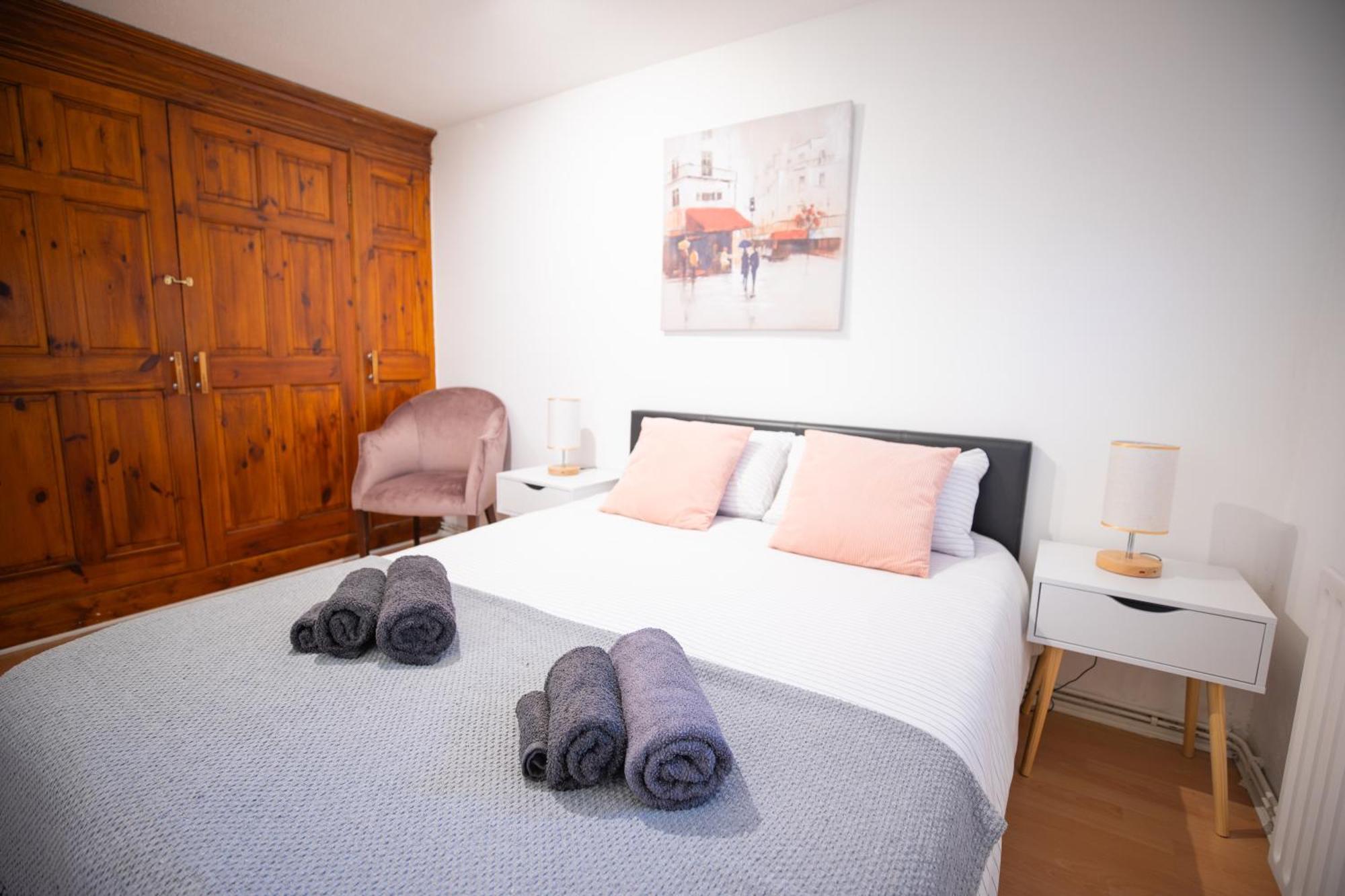Apartamento Bright And Spacious One Bedroom Apparment, Free Parking *