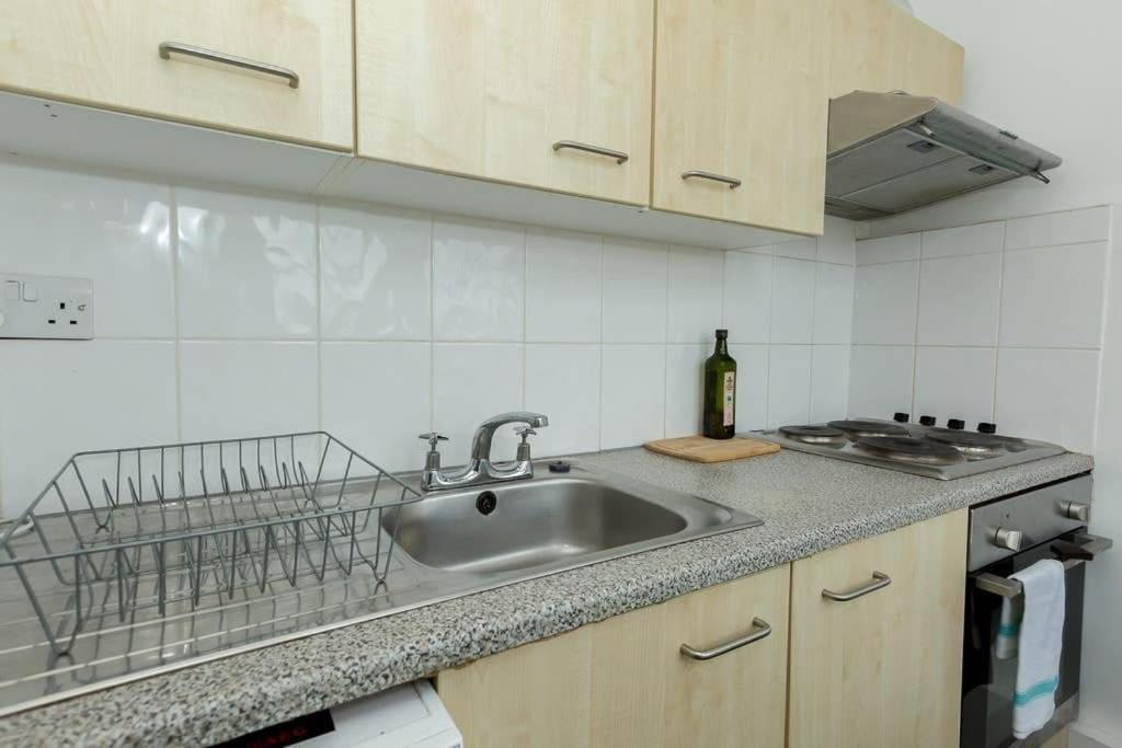 1 Bedroom *zone 1* Elephant And Castle * Londres