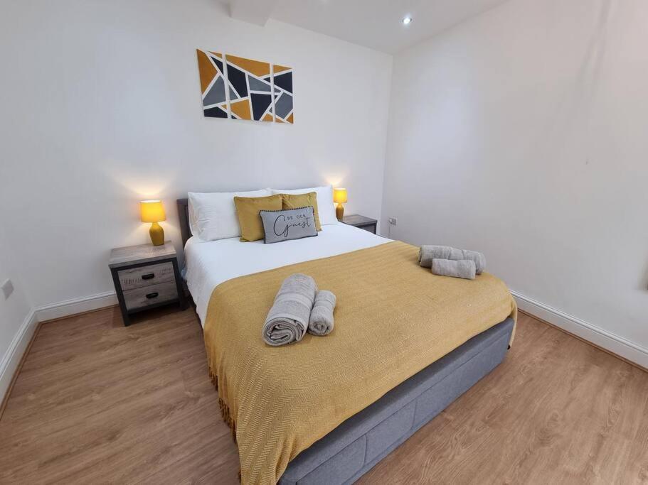 2 Bedroom Near Station Apartamento