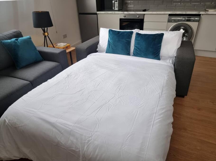 2 Bedroom Near Station Londres