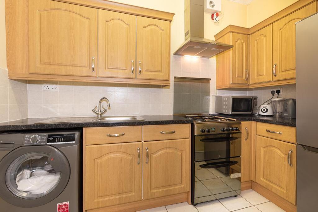 Barking Road Comfy House * London