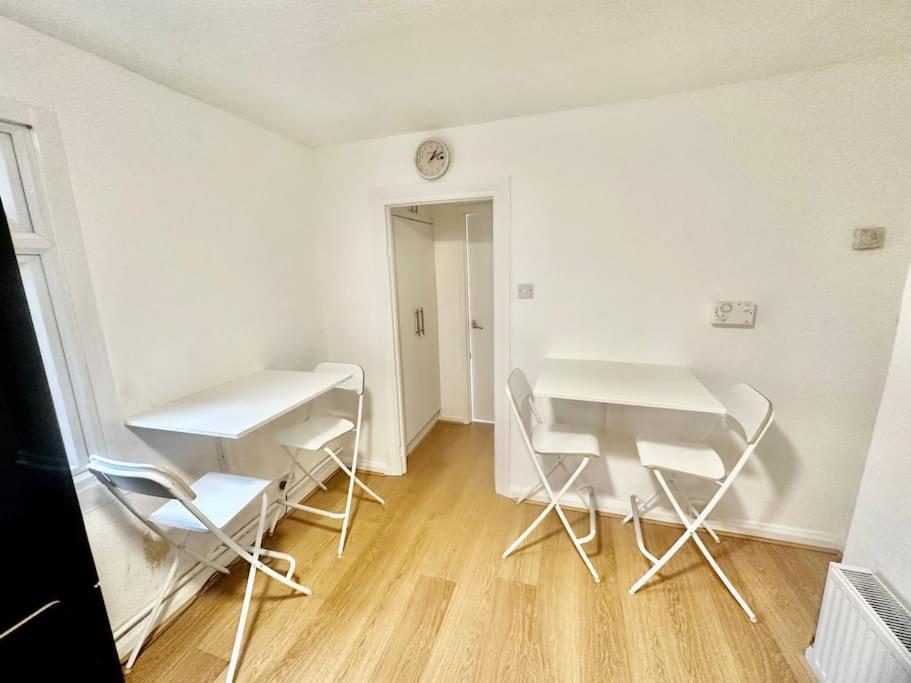 Cosy Two Bedroom Apartment,se13 Londres