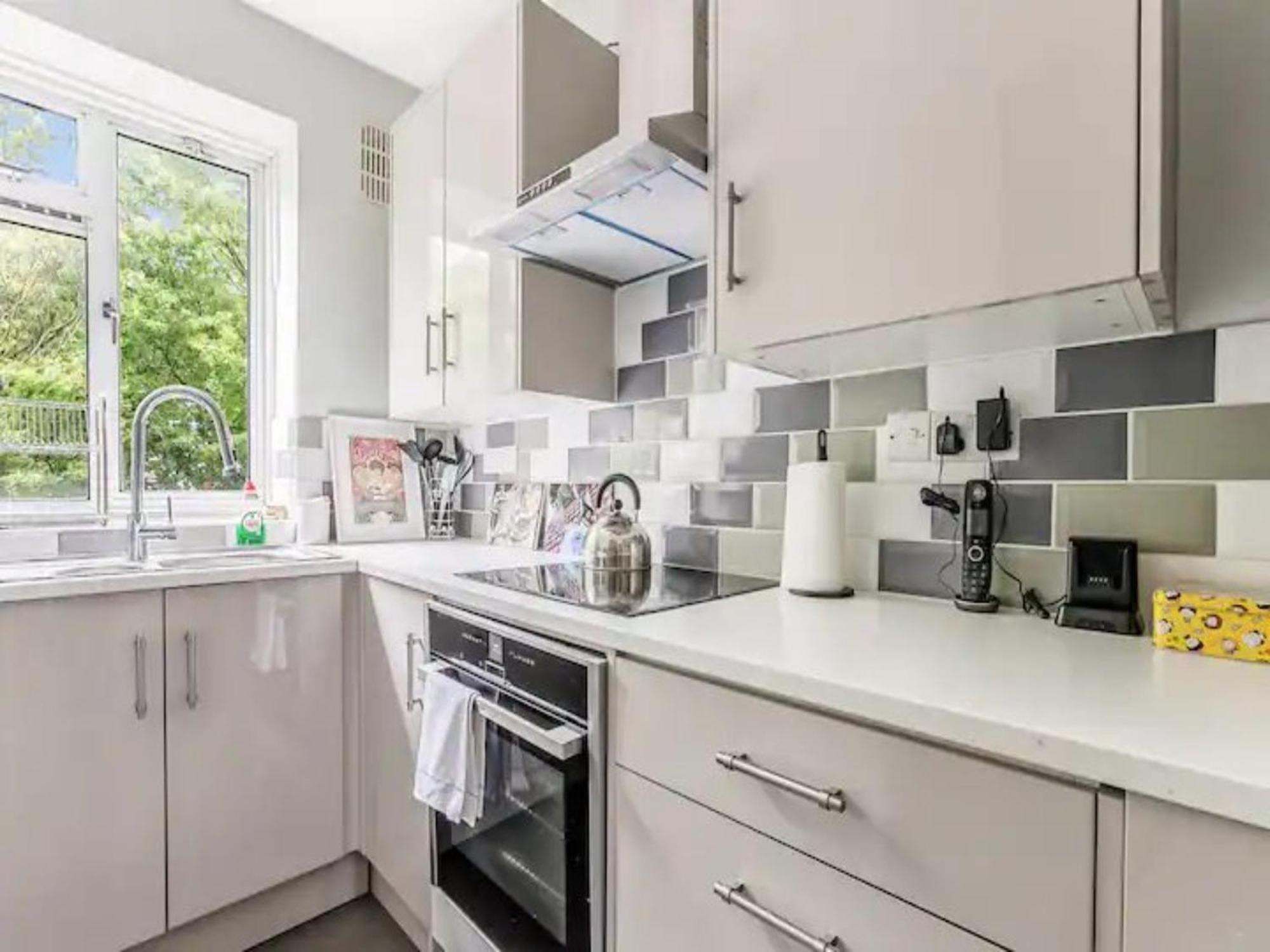 Pass The Keys - Modern Trendy Battersea