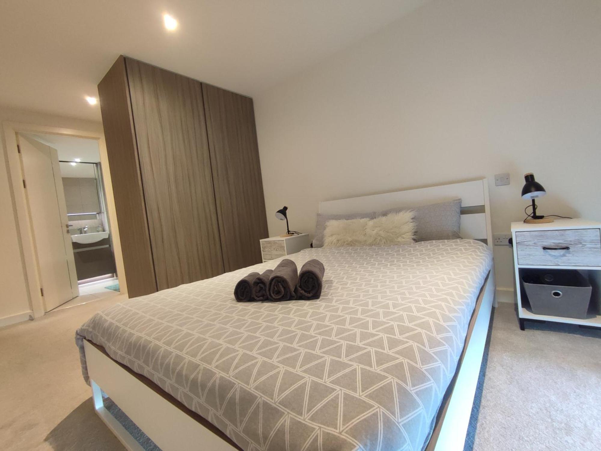 Luxury Riverside With Easy Access To London, O2, Excel Centre And Parking