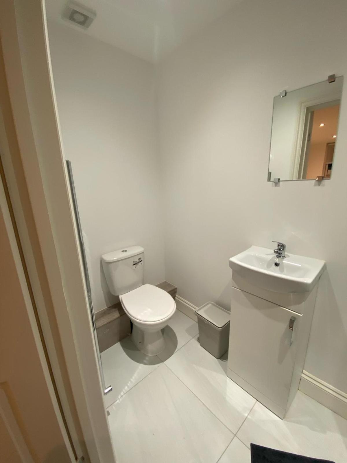 15 Min To Guest 22 Guest house London