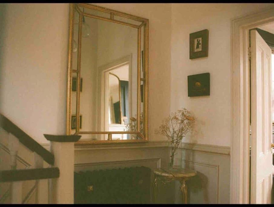 Gorgeous Grade Ii Listed Georgian House - Leafy Square Views - Сasa de vacaciones Londres