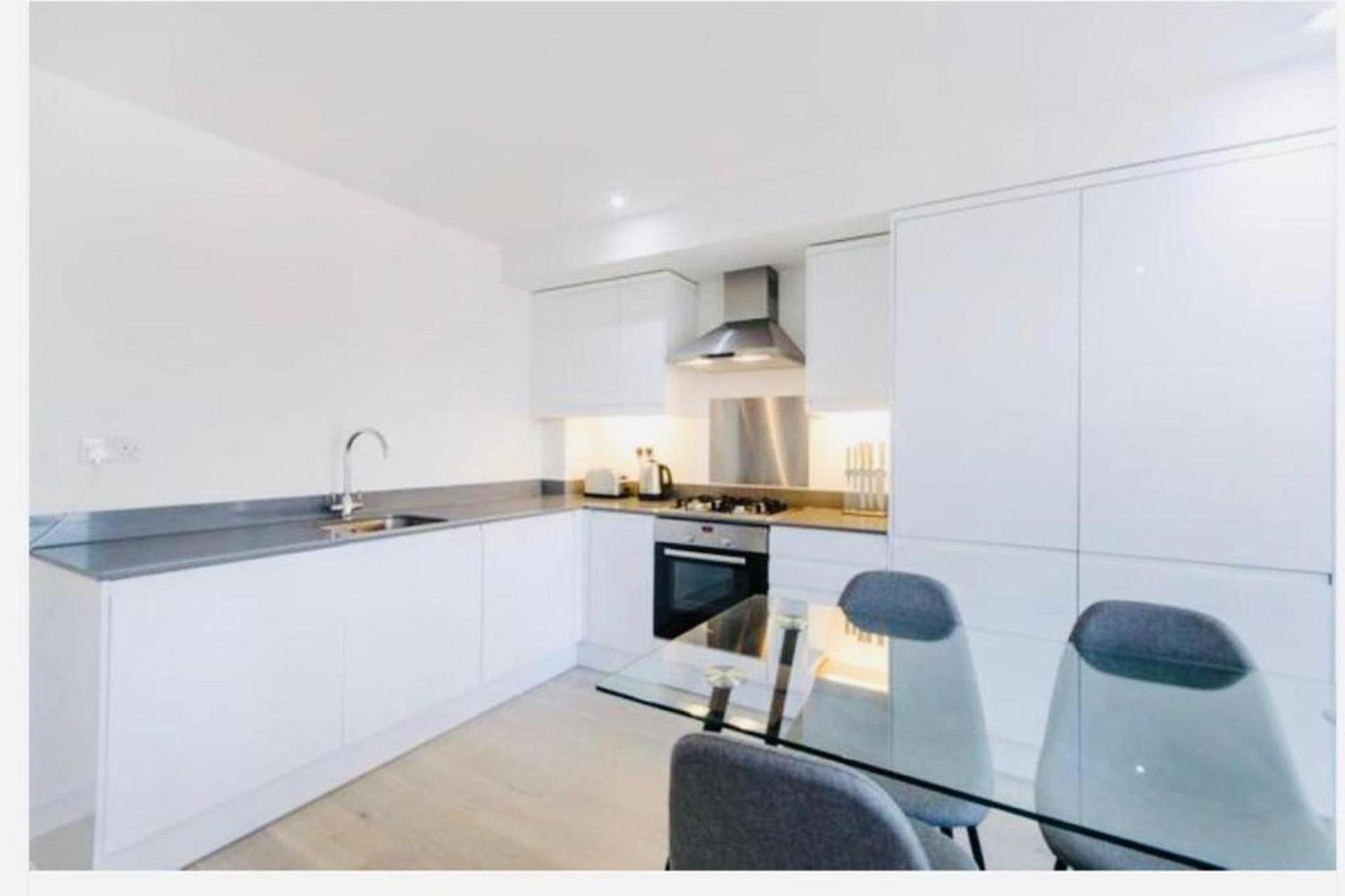 Impeccable 1-bed In Londres
