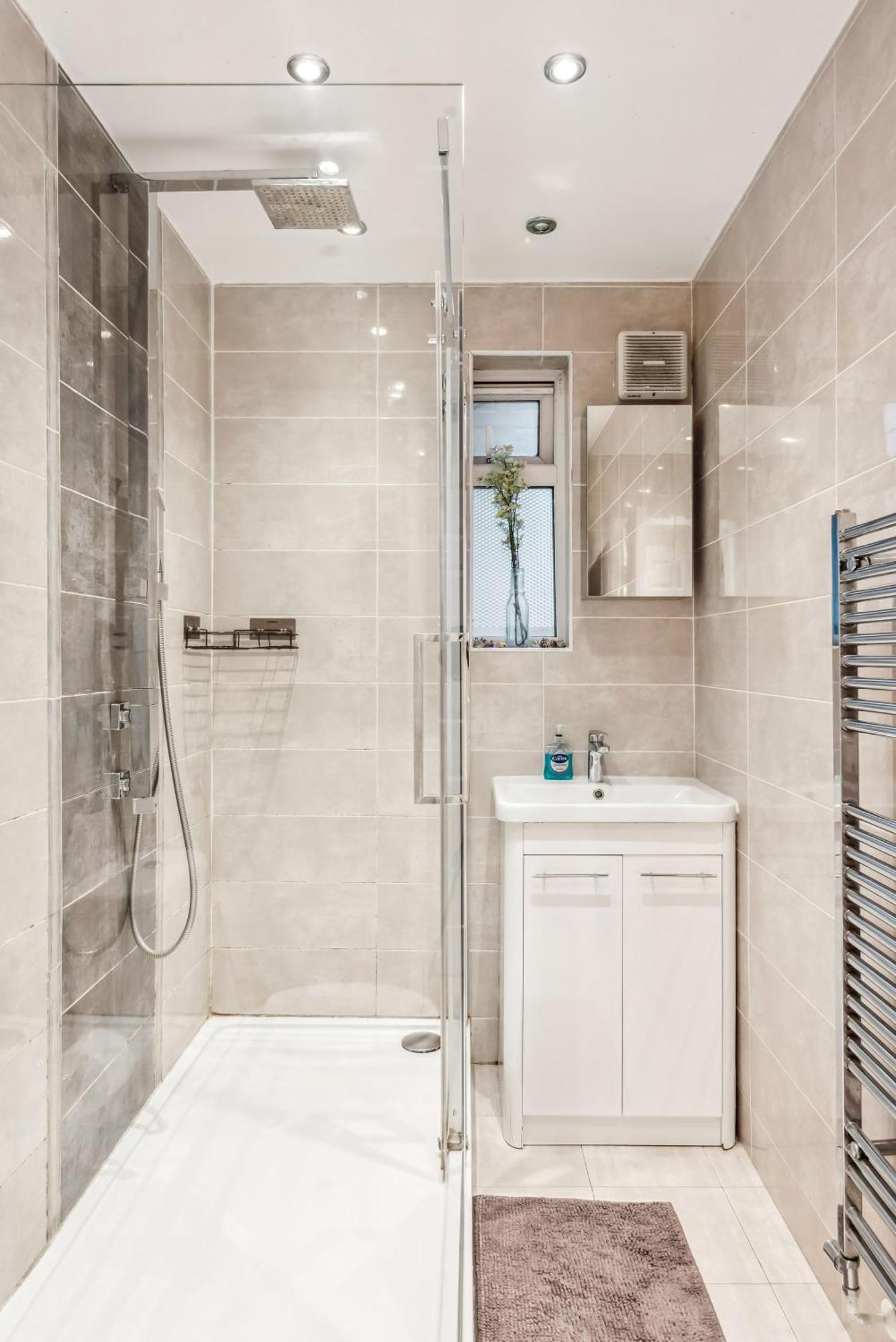 Spacious Ground Floor - Fab Location