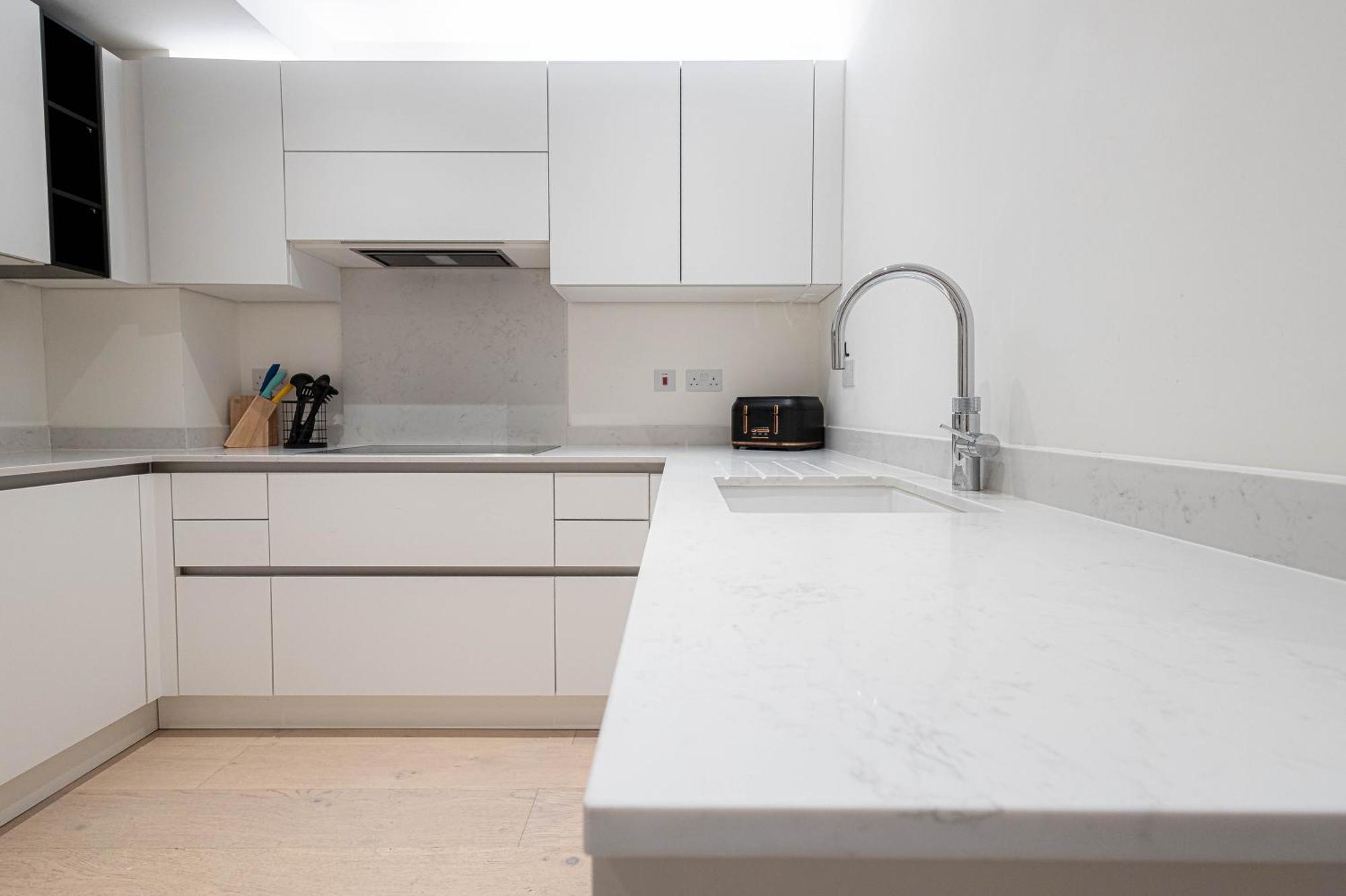Apartment The Arches Luxurious Three Bedroom Close To Hampstead Heath With Garden Balcony And Courtyard *