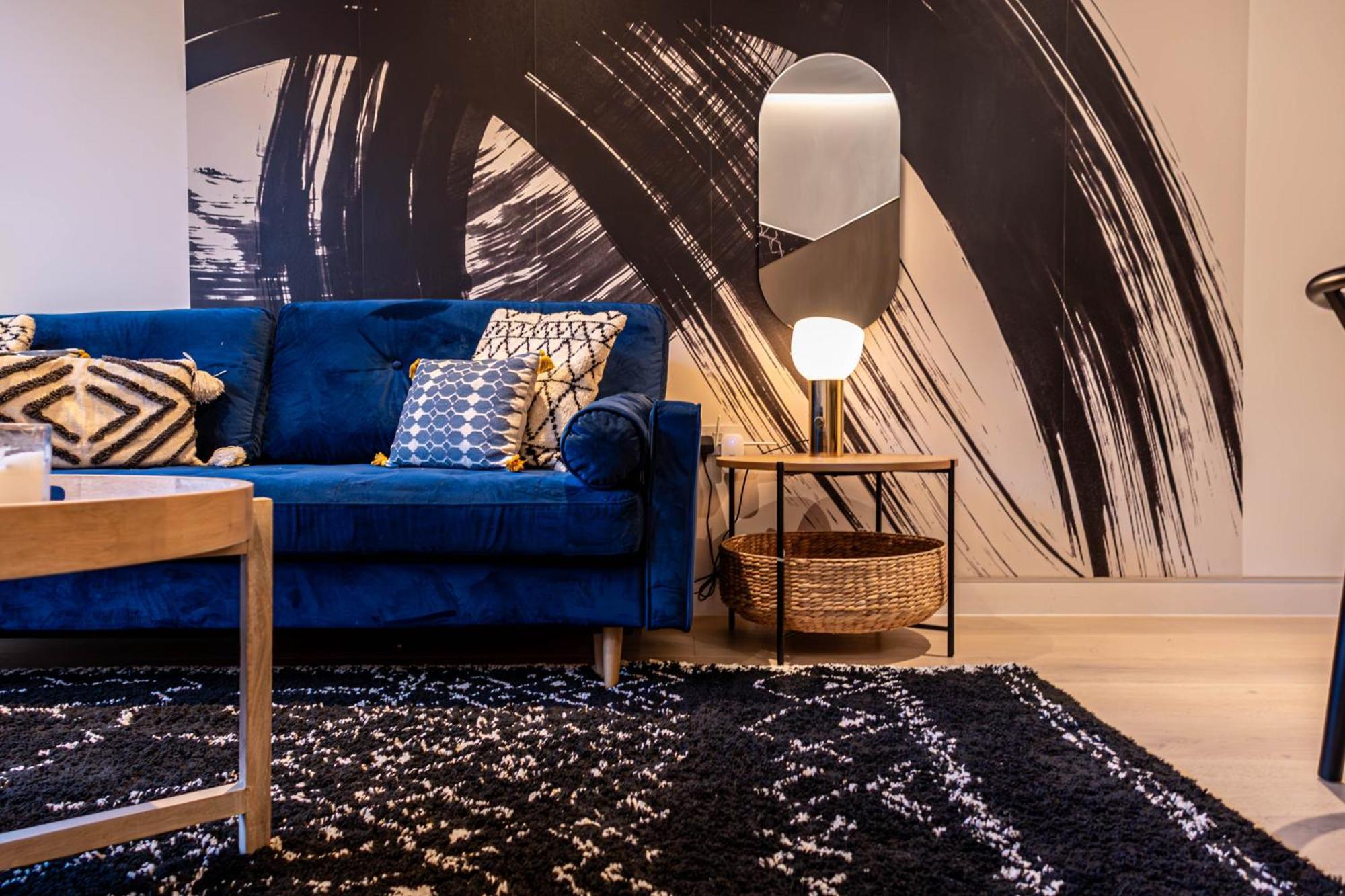 The Arches Luxurious Three Bedroom Close To Hampstead Heath With Garden Balcony And Courtyard Apartment London