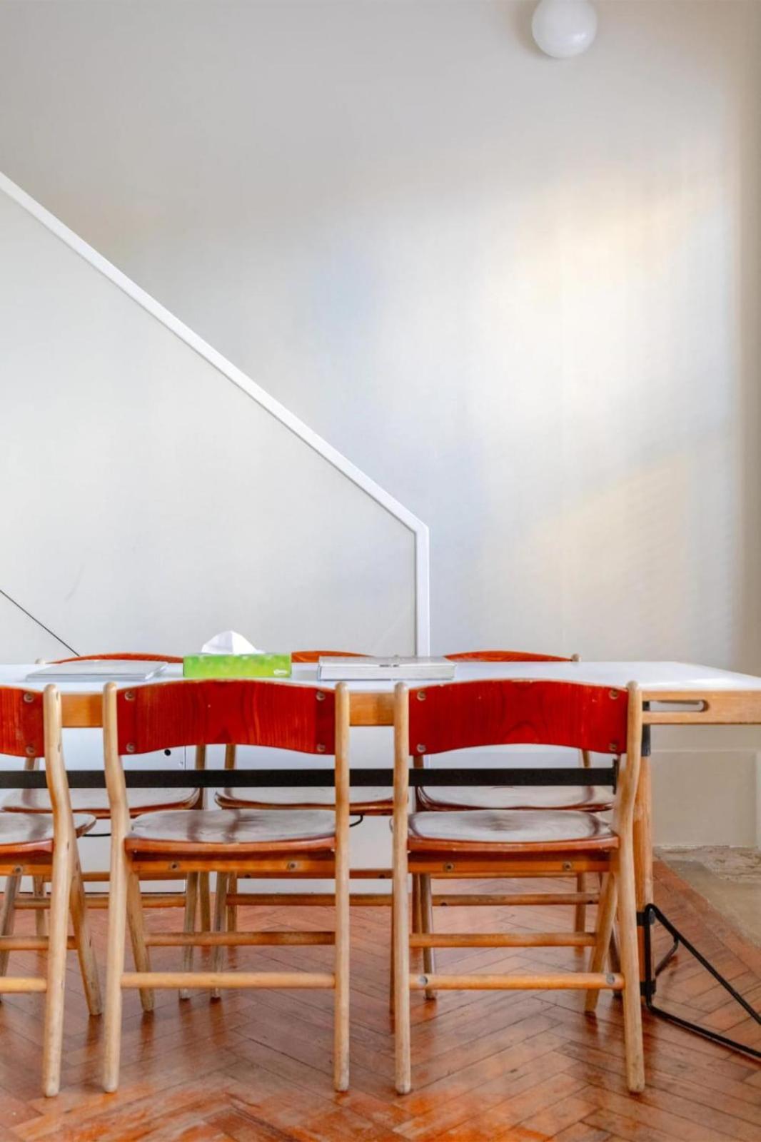 Tastefully Curated Mezzanine Flat Hackney! * Londres