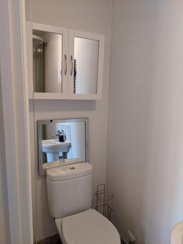 And Peaceful With Your Own Bathroom Habitación en casa particular Londres