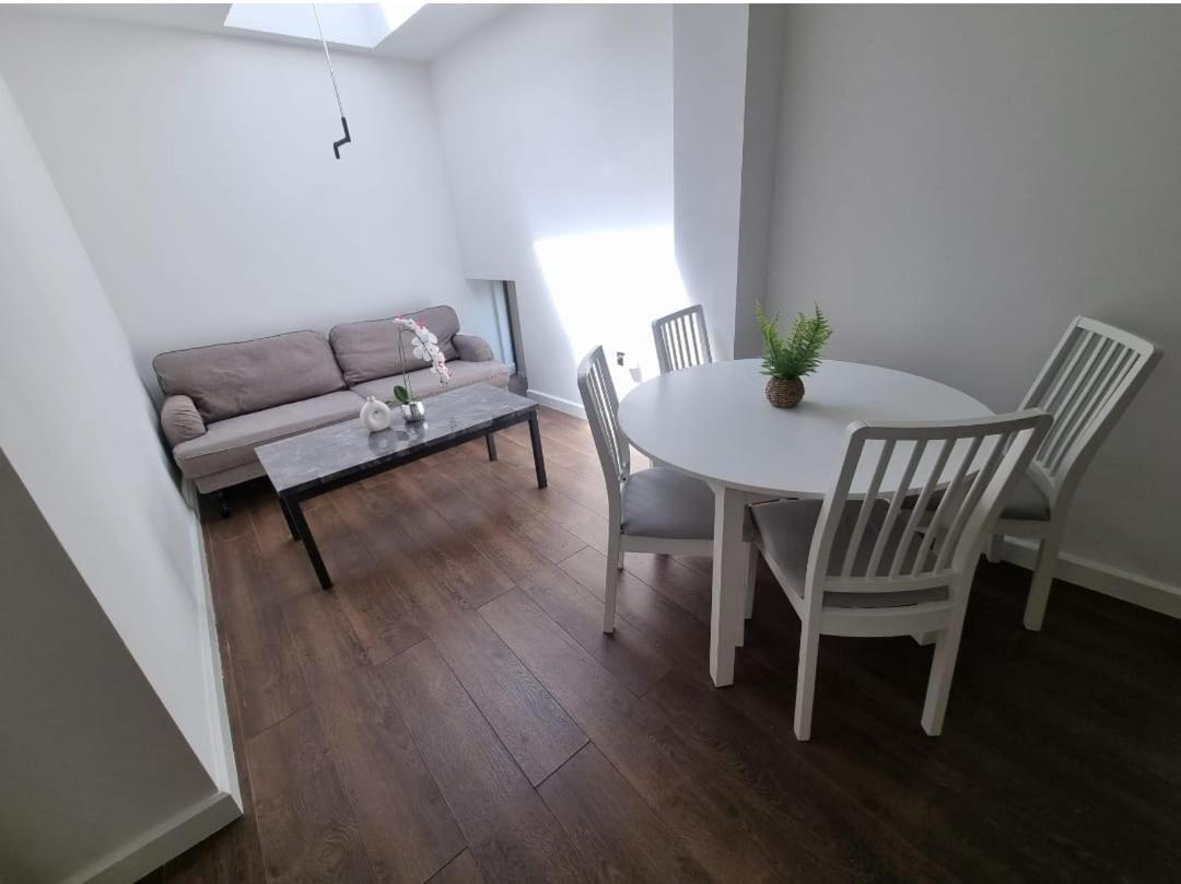 Flat 7 Fulham * London