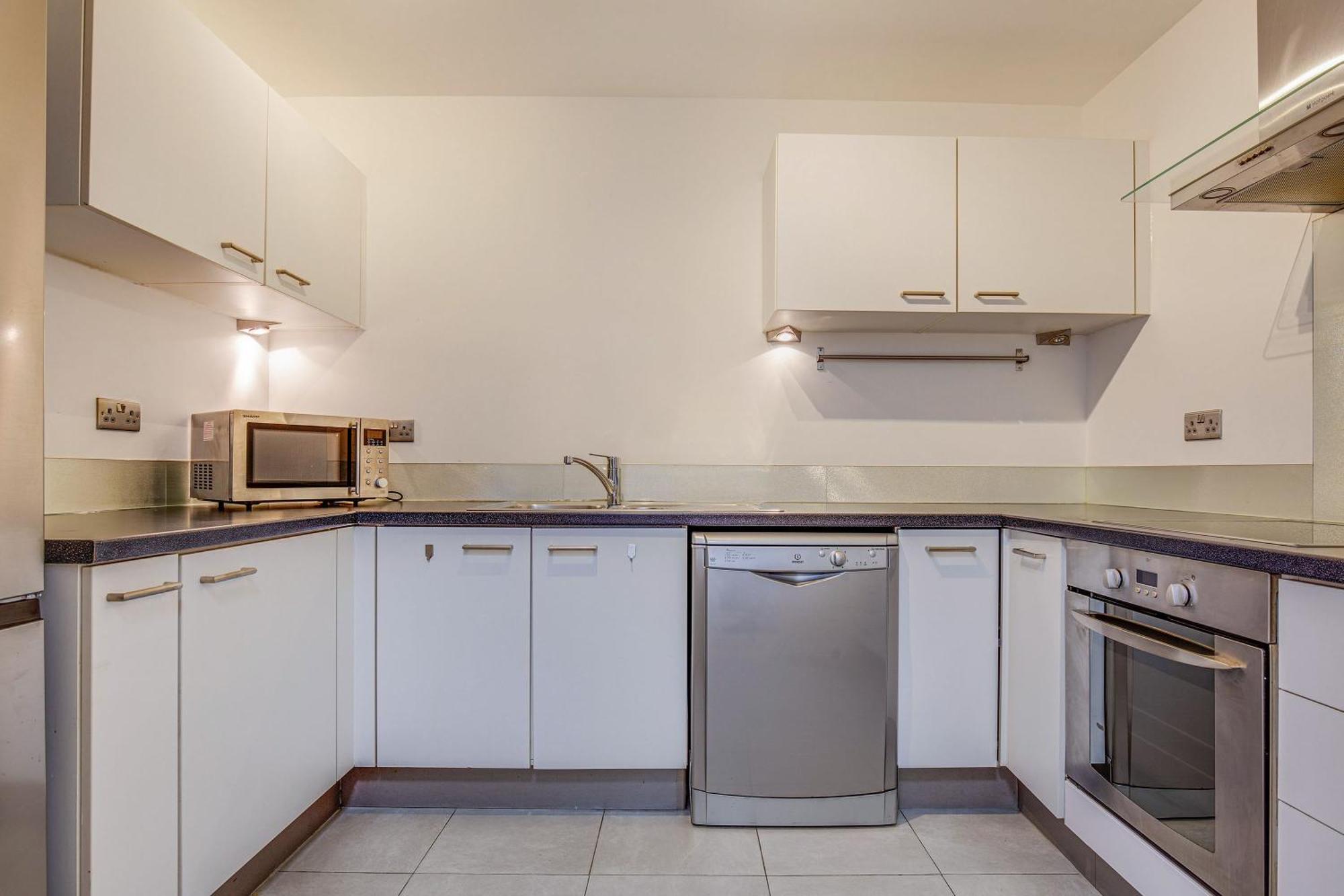 2 Bed In West Hampstead London
