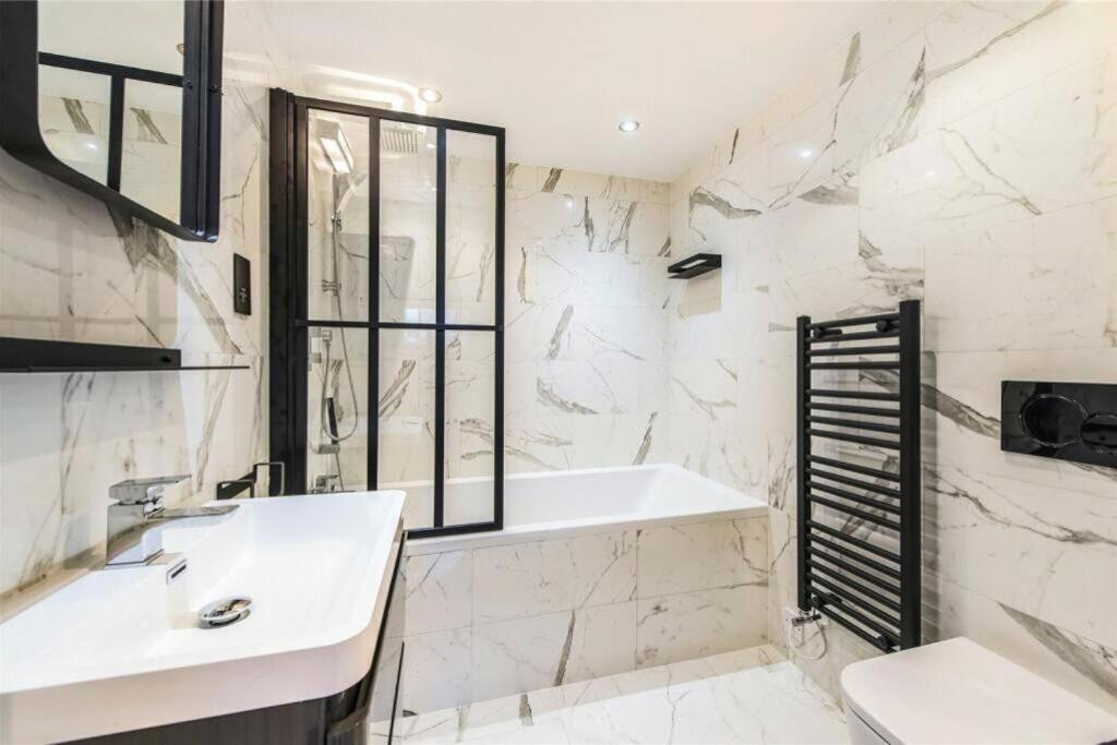 Fulham Townhouse, 2 Baths, Parking, Breakfast Londres