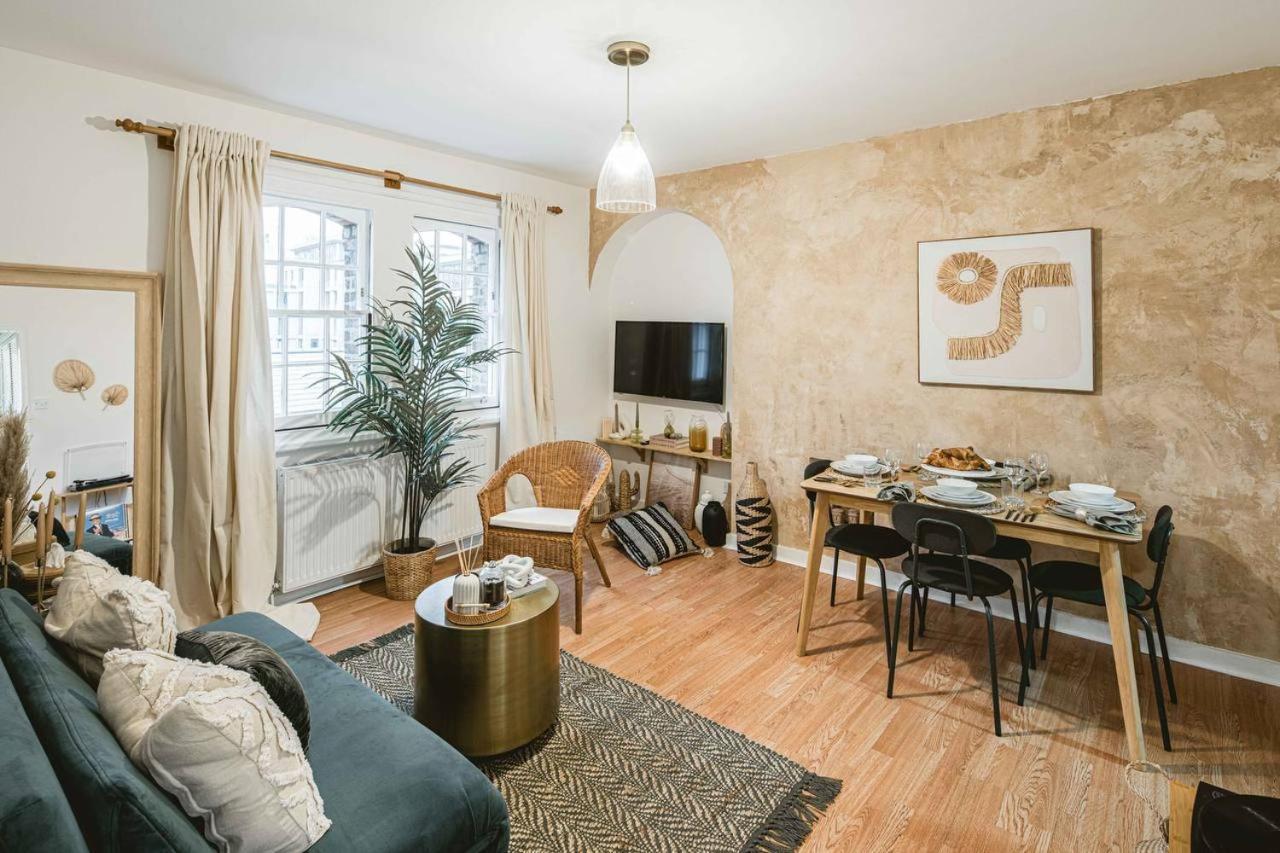 1 Bedroom, 5 Minutes Walk To Angel Station, * Londen