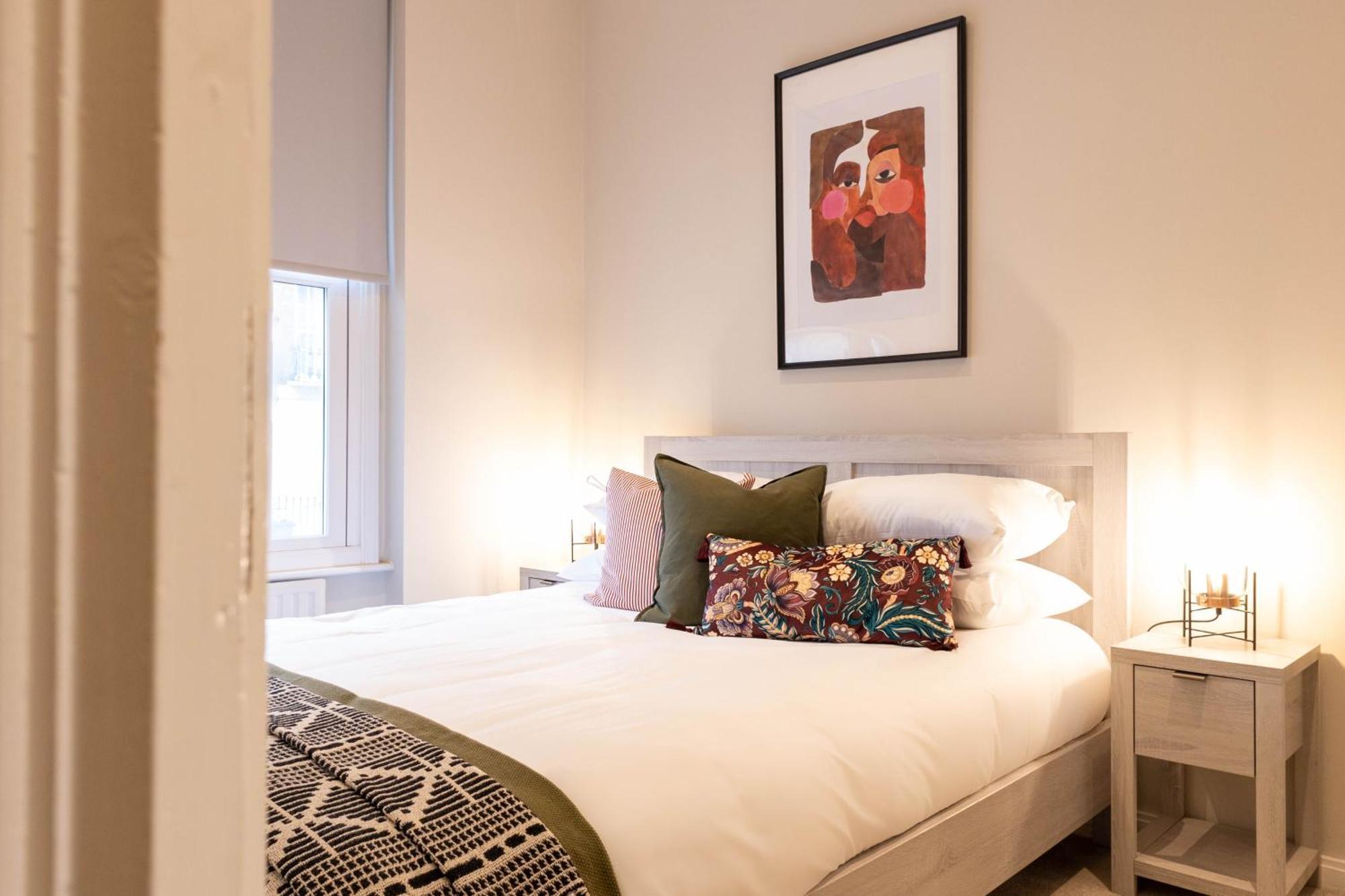 Explore Granary Square Two Bedroom By Belvilla Appartement