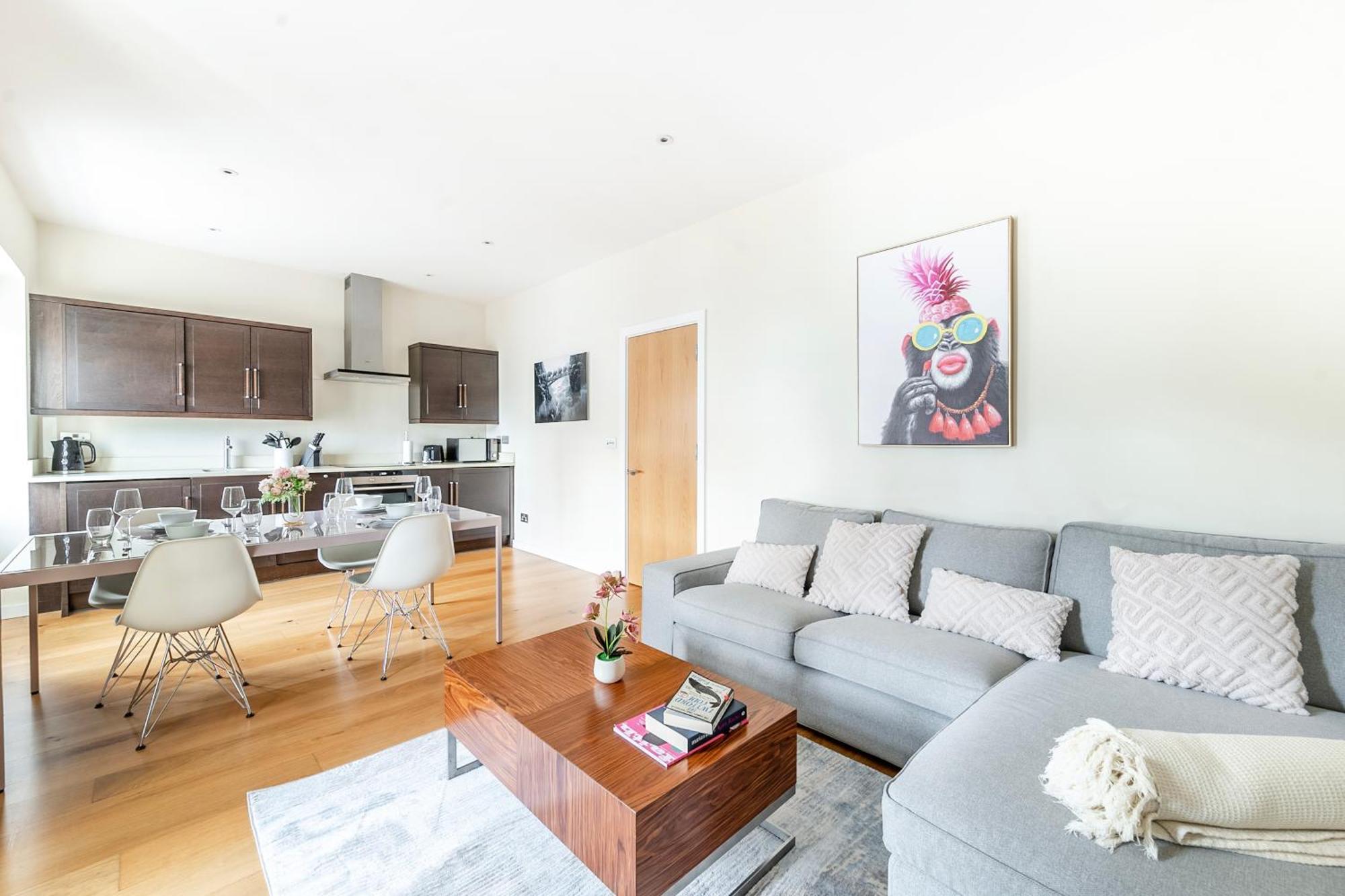 Moments From Hyde Park & Notting Hill With Free Luggage Storage And Washing Machine Appartement Londres