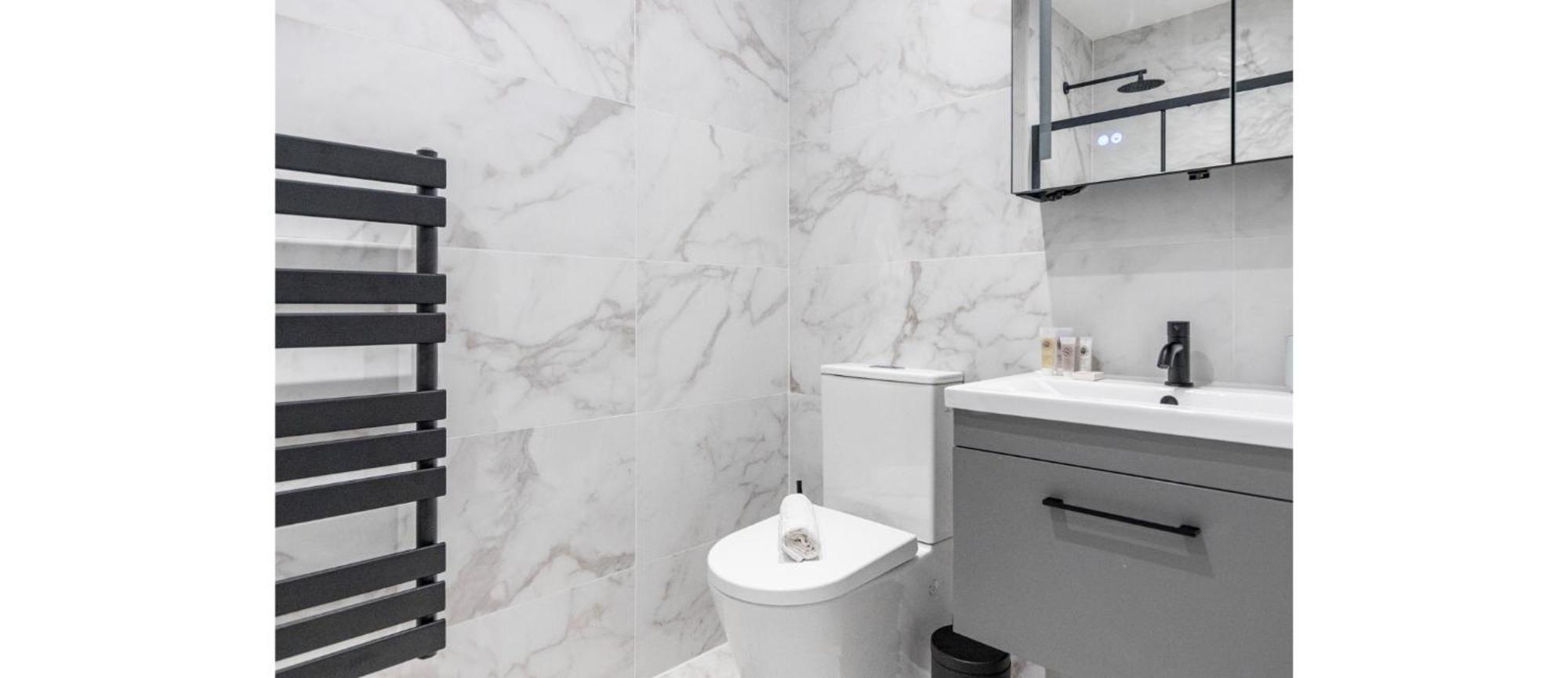 Bliss In The City: Comfortable 1-bed Retreat Apartamento