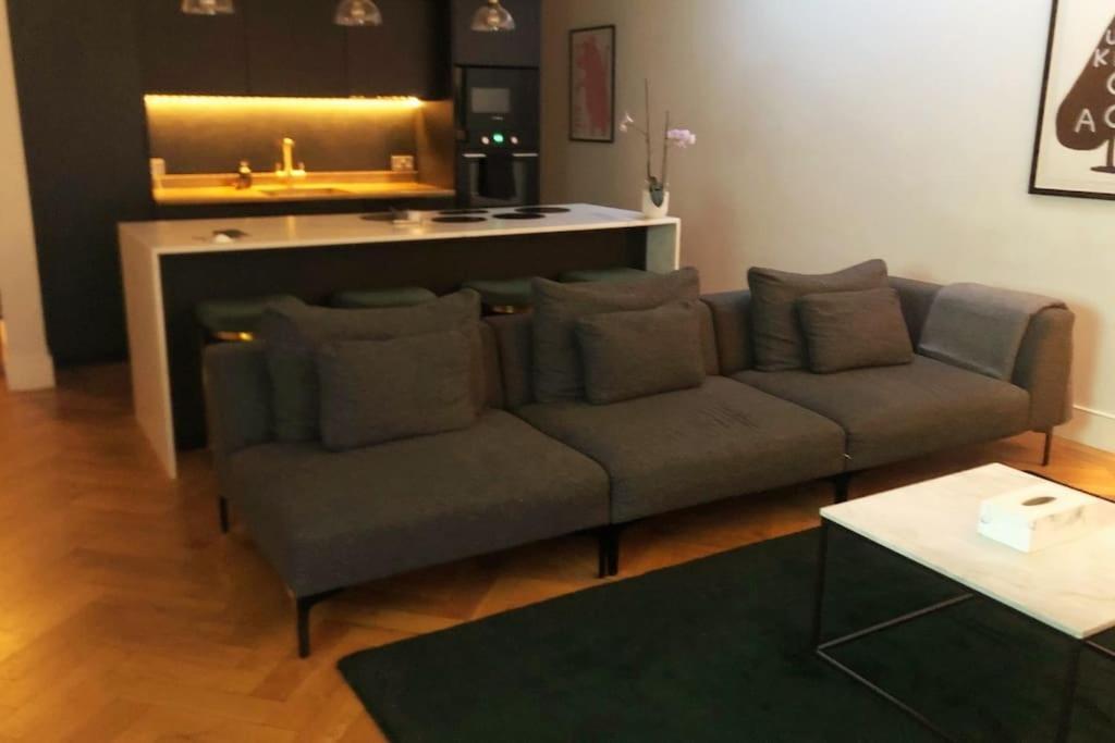 Stunning Modern Large 5 Bed House Willesden Apartamento