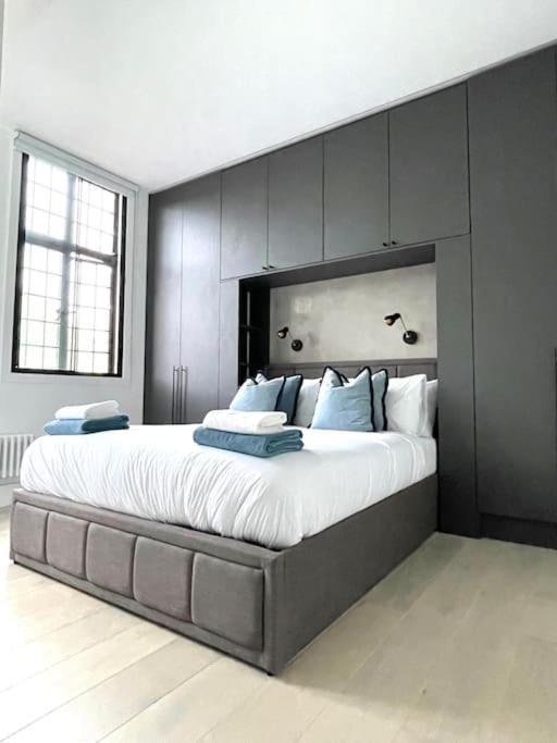 & Stylish 2 Bedroom Appartement