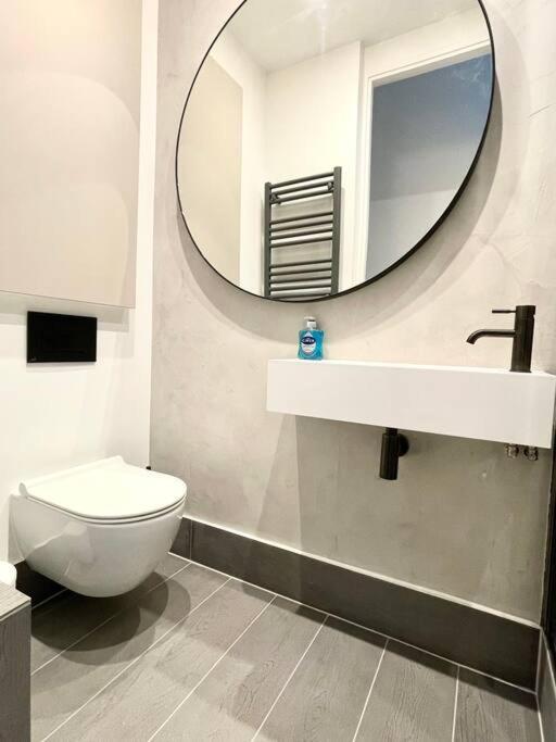& Stylish 2 Bedroom Appartement Londen