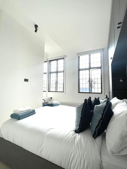 & Stylish 2 Bedroom Appartement