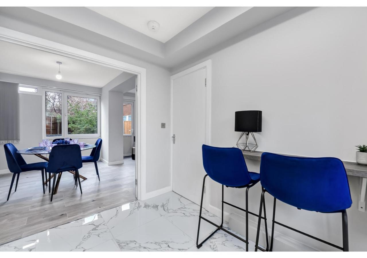 Lovely 4 Bedroom With Outdoor Space! Apartamento