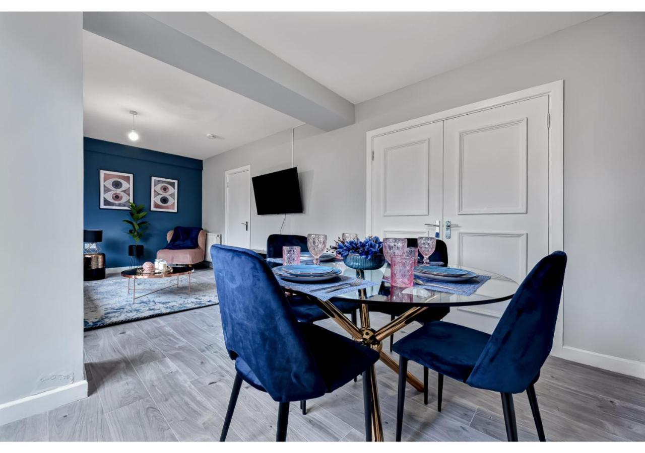 Lovely 4 Bedroom With Outdoor Space! * Londres