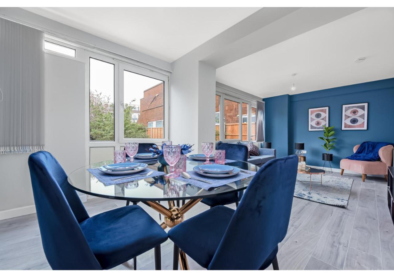 Lovely 4 Bedroom With Outdoor Space! Apartamento Londres