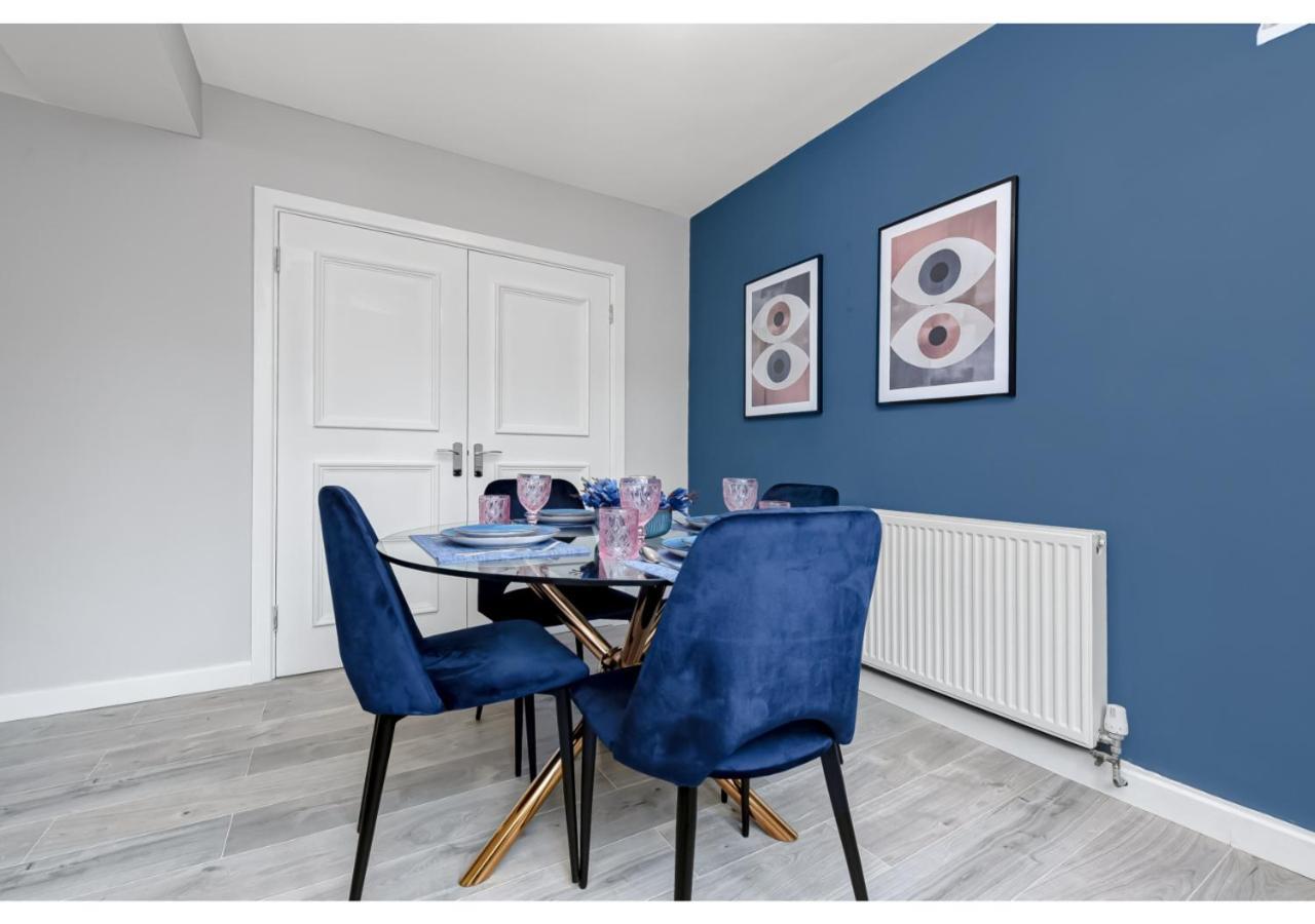 Apartamento Lovely 4 Bedroom With Outdoor Space!