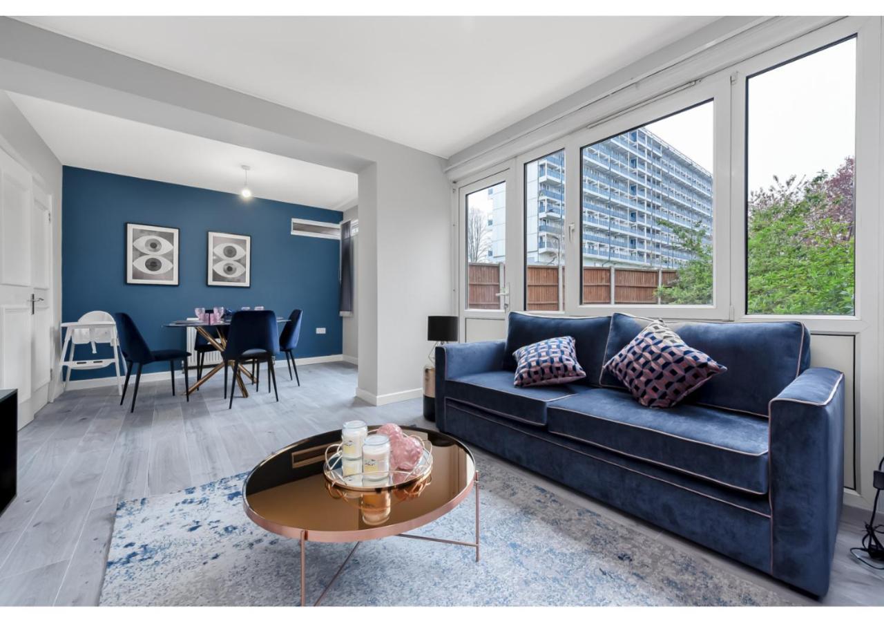 Lovely 4 Bedroom With Outdoor Space! Londres