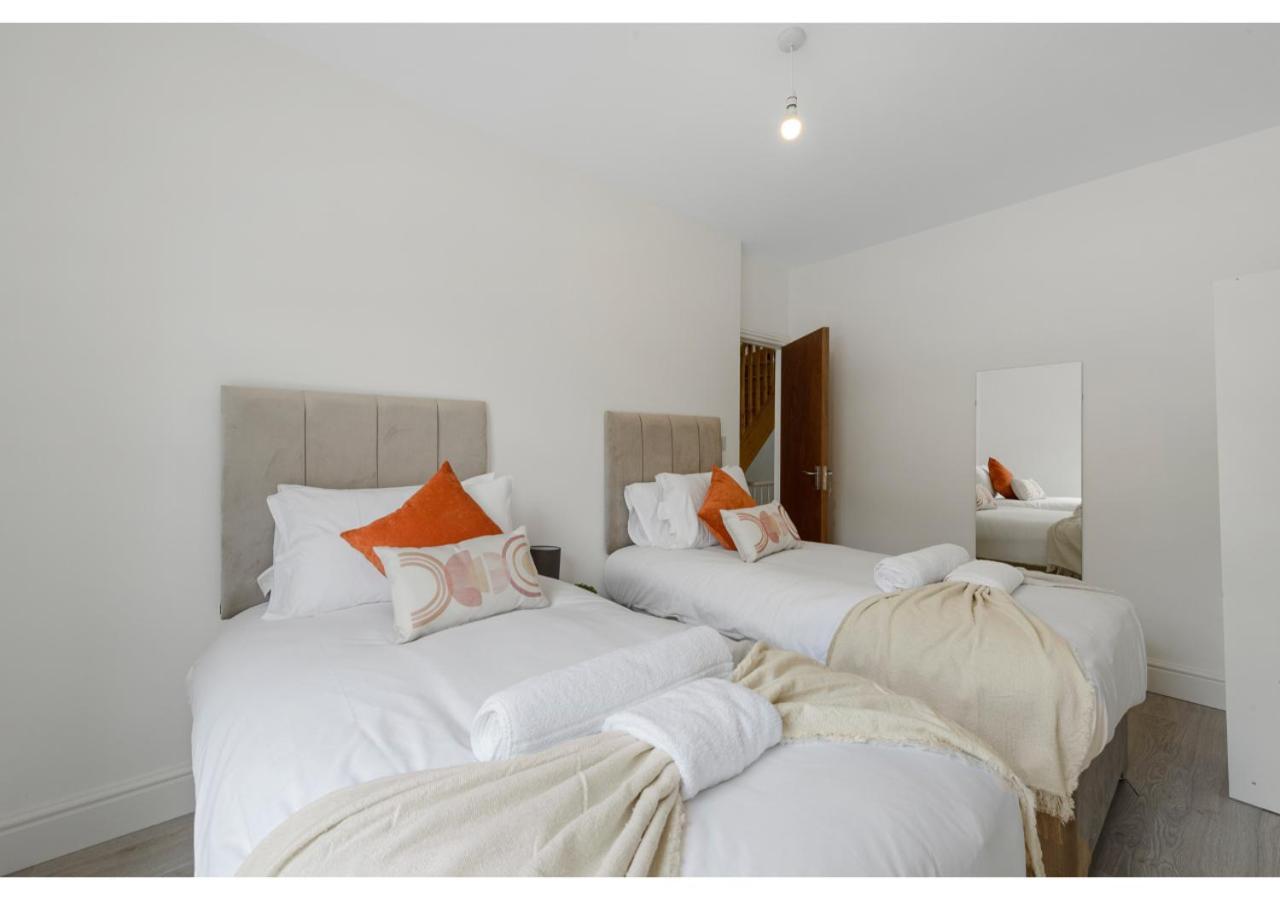 Appartement Serenity, Scenery, Shopping, & Sports Londen