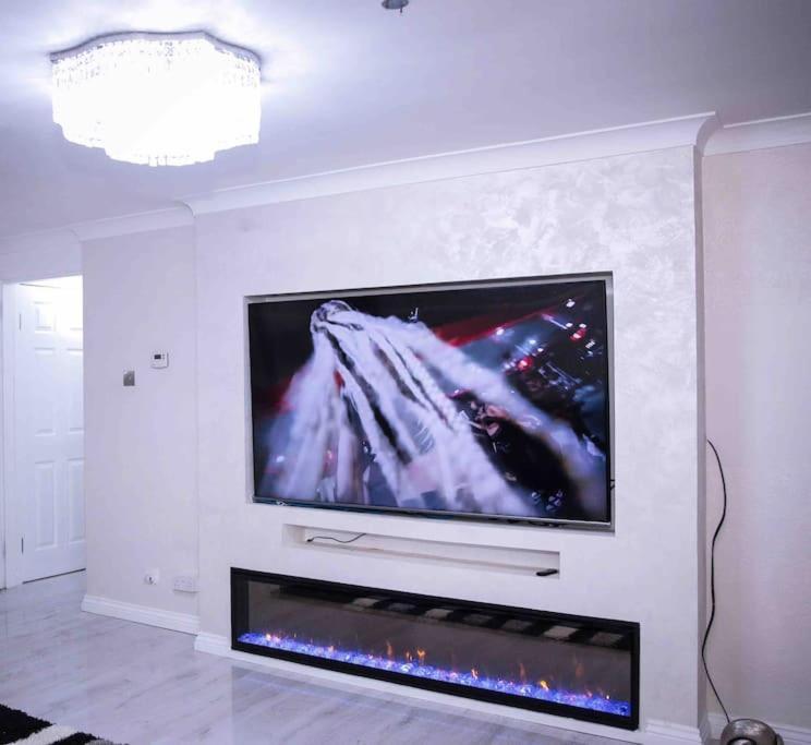Two Bedroom Unit Apartment London