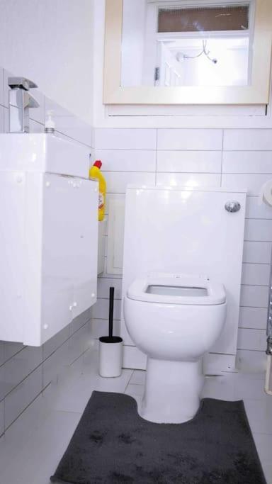 Two Bedroom Unit Apartment *