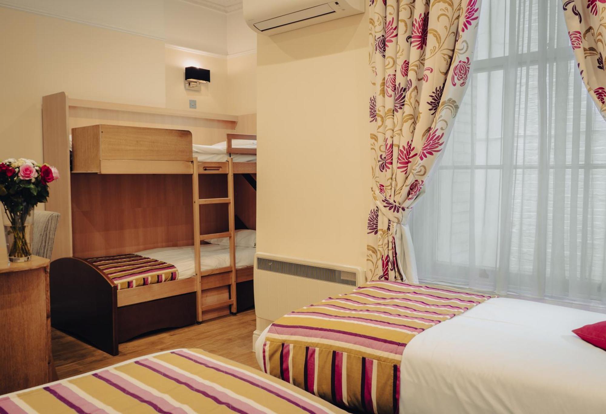 Hotel Athena 3*