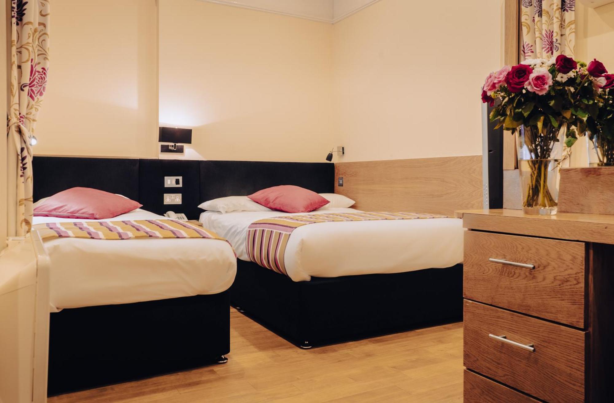 Hotel Athena 3*