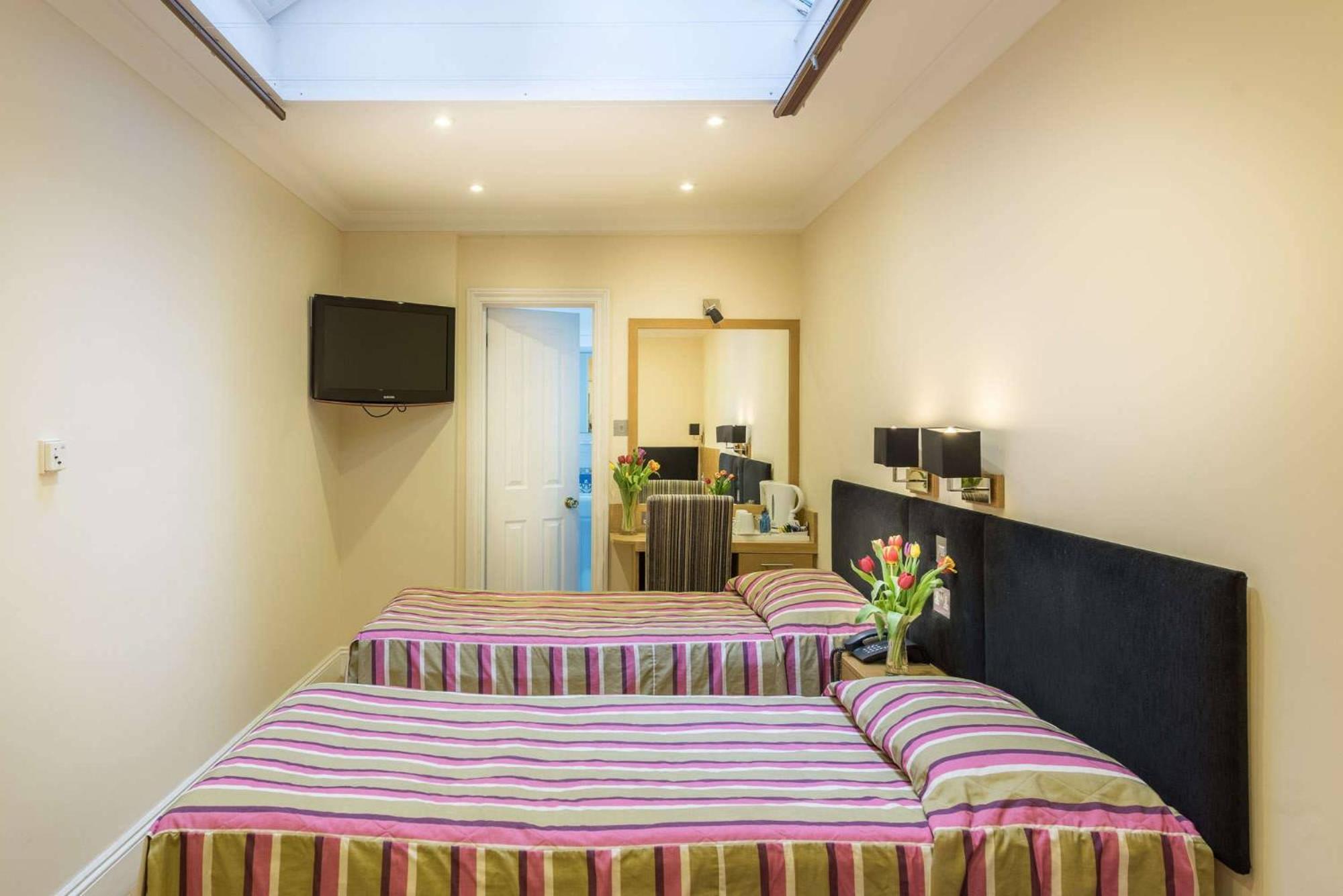 Athena 3* Londres