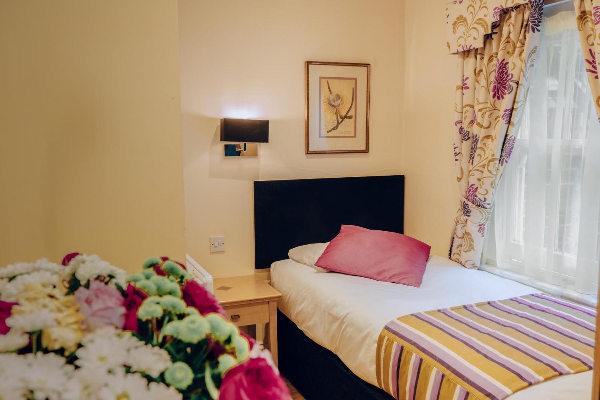 Hotel Athena 3*