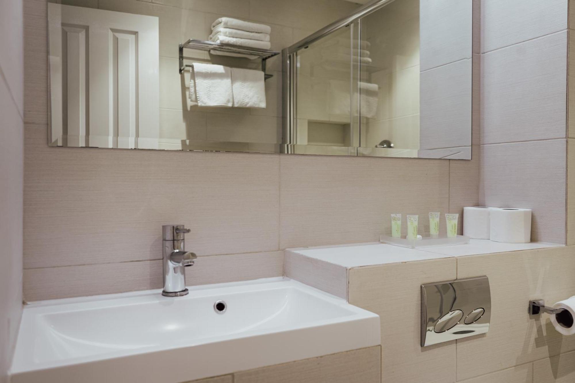 Athena Hotel
